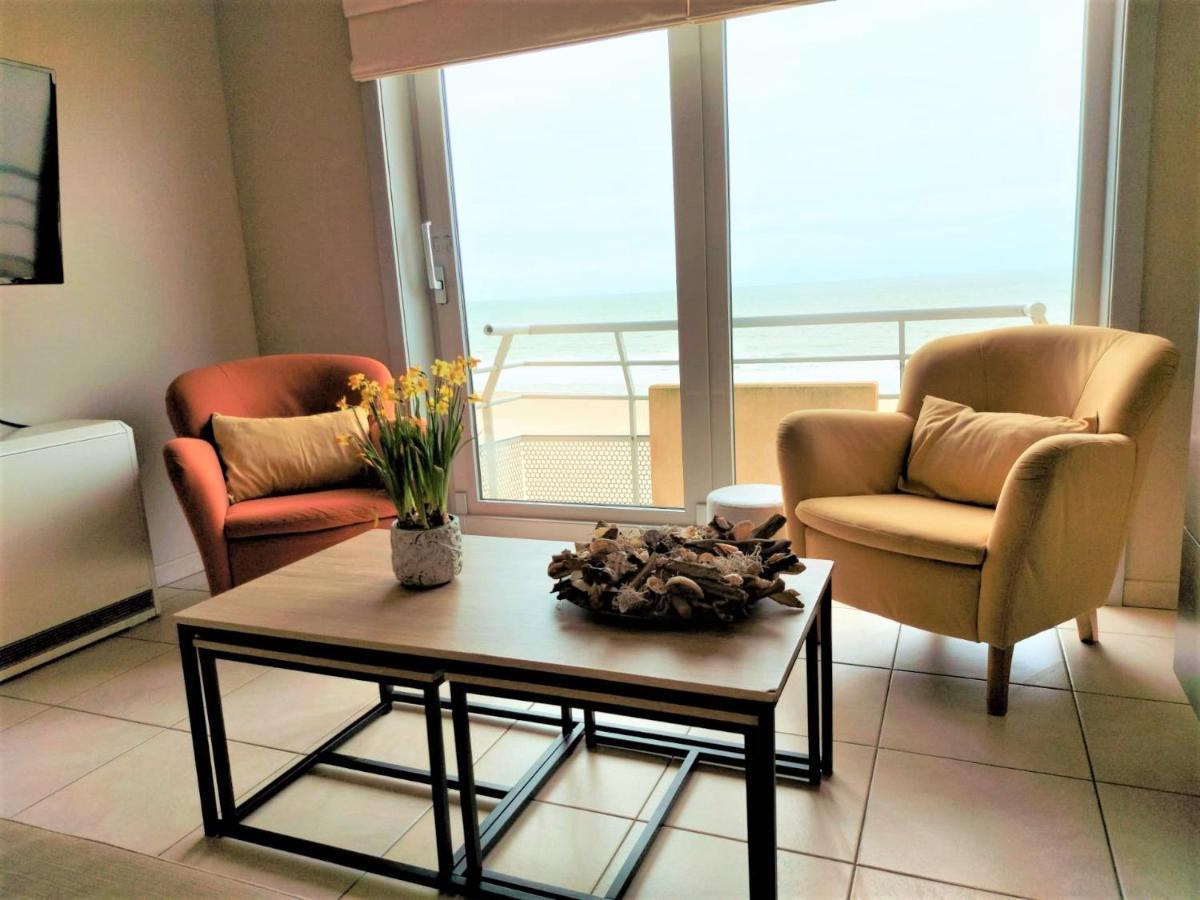 Appartement Met Zeezicht En Verwarmd Zwembad Остенде Екстериор снимка