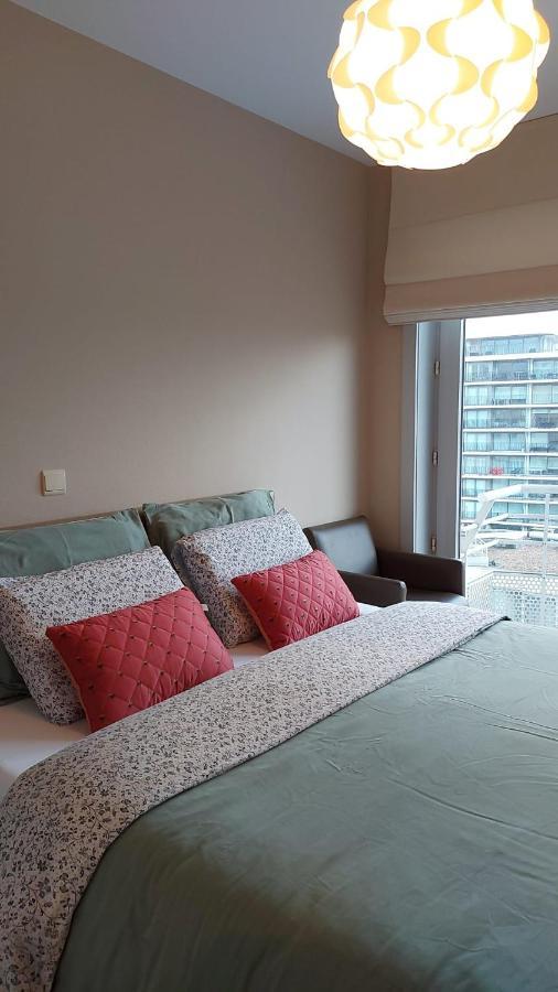 Appartement Met Zeezicht En Verwarmd Zwembad Остенде Екстериор снимка