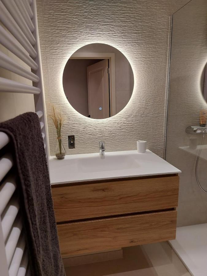 Appartement Met Zeezicht En Verwarmd Zwembad Остенде Екстериор снимка